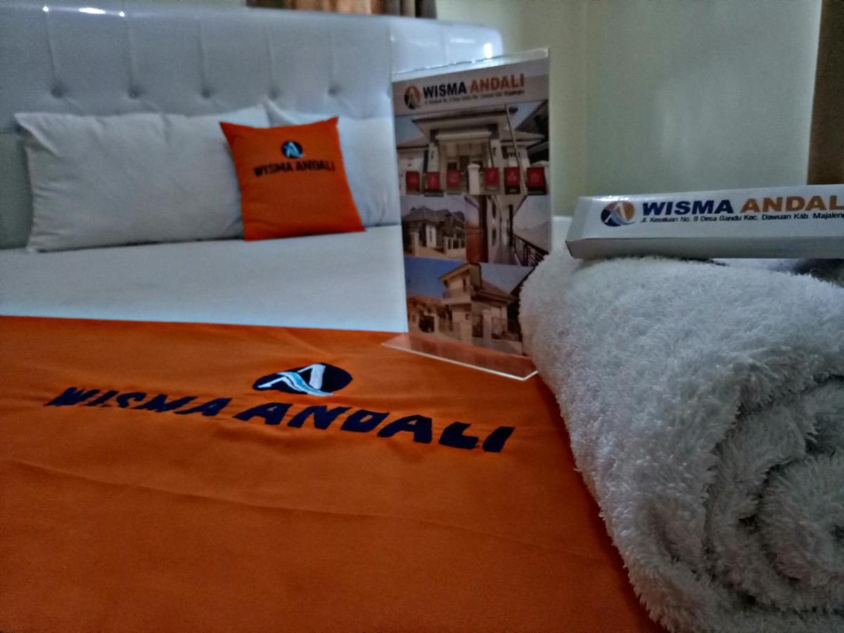 Wisma Andali Syariah Near Rsud Cideres マジャレンカ エクステリア 写真