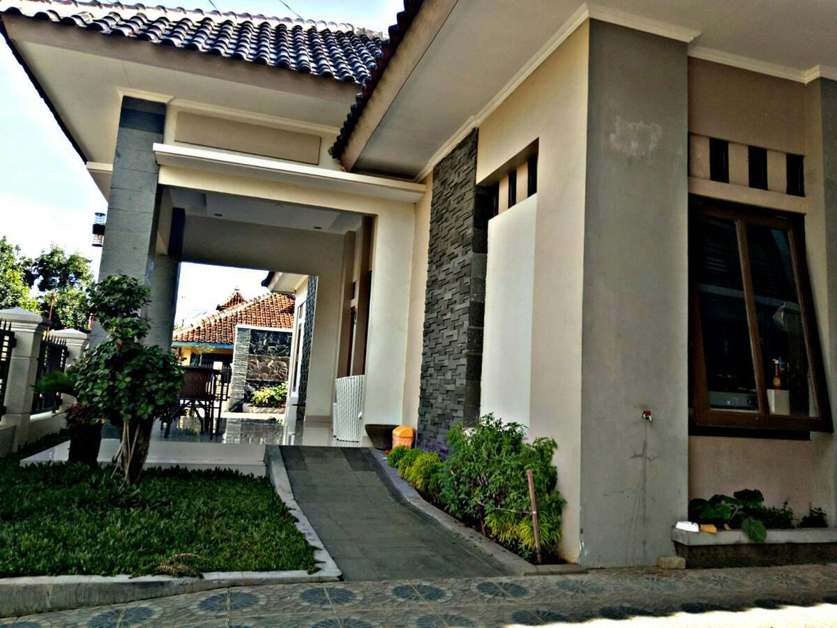 Wisma Andali Syariah Near Rsud Cideres マジャレンカ エクステリア 写真