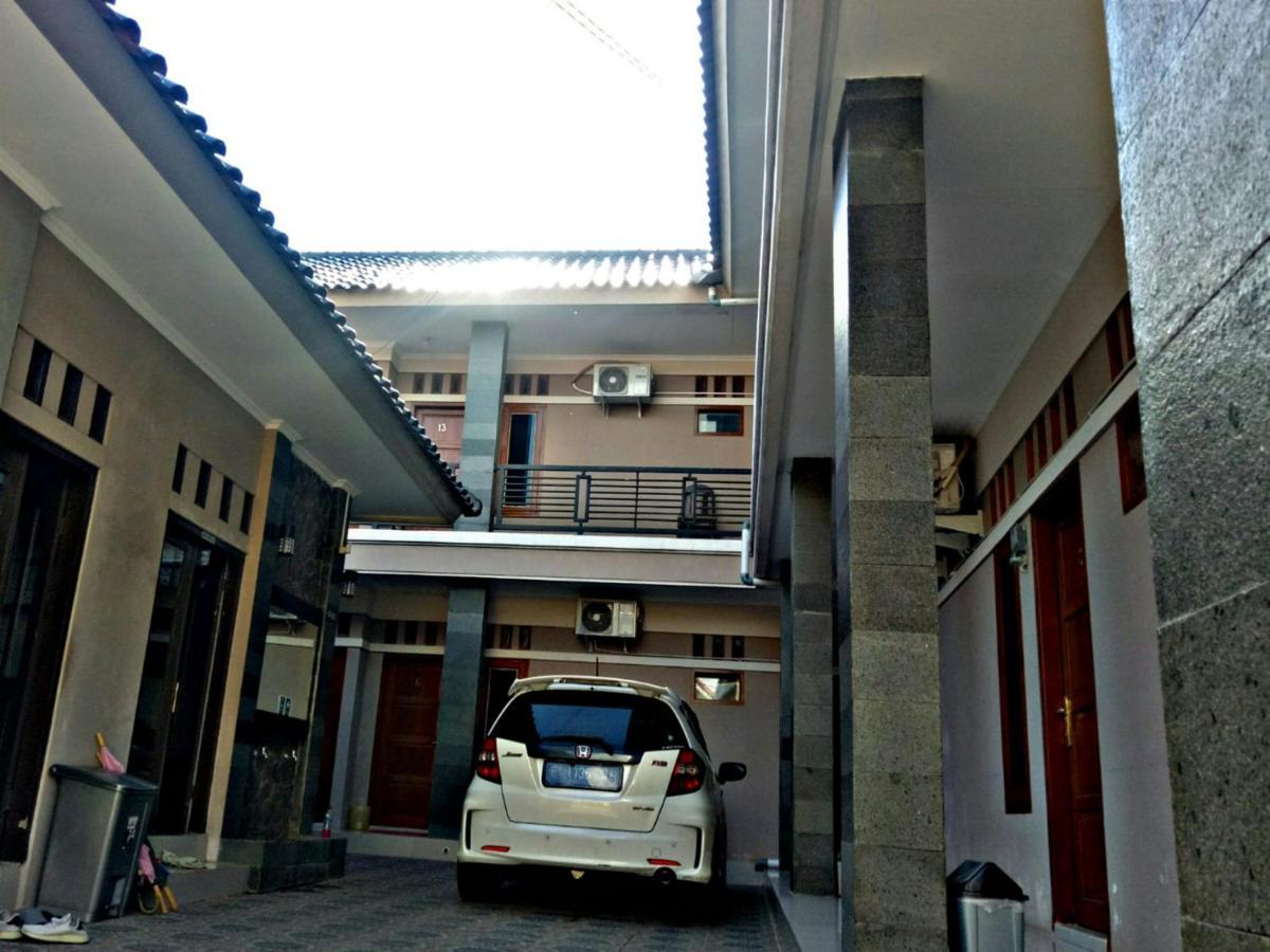 Wisma Andali Syariah Near Rsud Cideres マジャレンカ エクステリア 写真