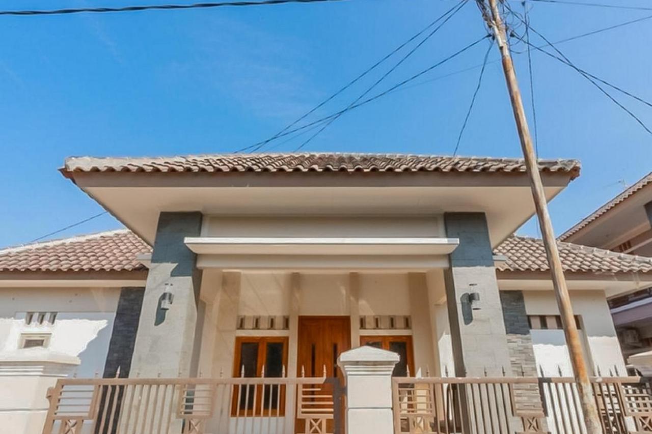 Wisma Andali Syariah Near Rsud Cideres マジャレンカ エクステリア 写真
